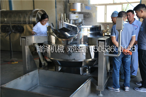 全自動電磁攪拌炒藥機(jī)仿人工翻炒試機(jī)現(xiàn)場