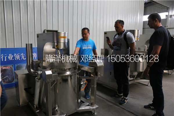 歡迎烏茲別克斯坦客戶來(lái)廠考察隆澤爆米花生產(chǎn)線