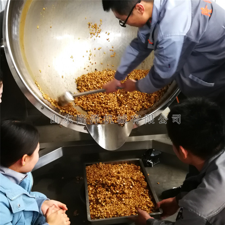 黃老五食品股份有限公司【熬糖攪拌拌料鍋】現(xiàn)場試機(jī)3